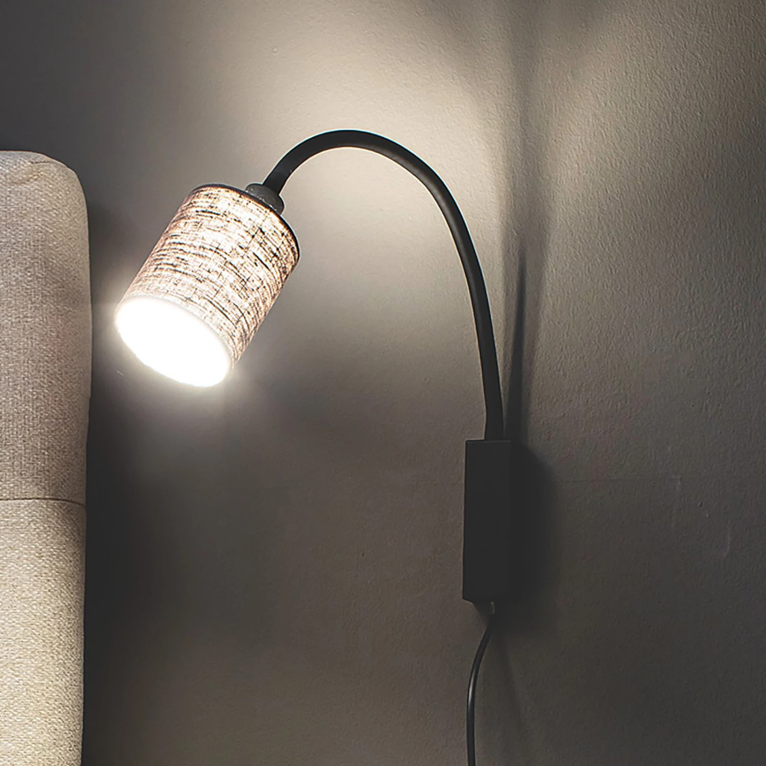 Applique Maui Bras Flexible Abat-jour Tissu Gris